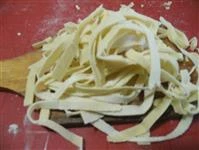 tagliatelle farina di riso zucchine e salmone immagine 3