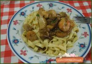 tagliatelle funghi porcini gamberoni