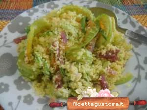 ricetta cous cous di mais freddo zucchine fiori e speck