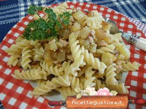 Fusilli freddi patate fritte e tonno