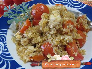 insalata di quinoa pesce sciabola pomodorini