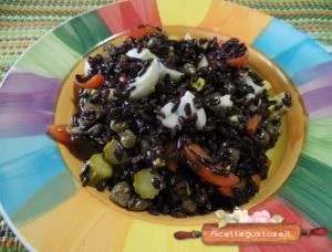 Insalata riso venere zucchine e funghi