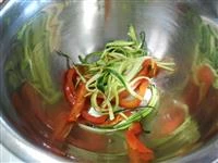 mezze maniche fredde peperoni zucchine immagine 3