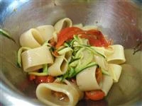 mezze maniche fredde peperoni zucchine immagine 5
