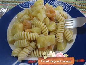 fusilli freddi patate e gamberetti