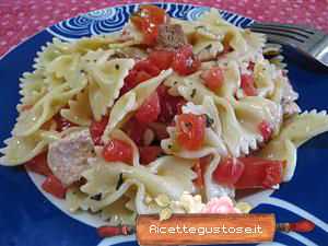 pasta fredda pomodori e tonno grigliato