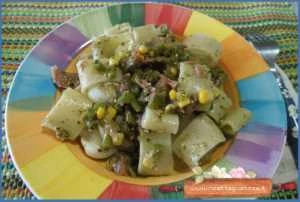 pasta fredda con simmenthal e fagioli mangiatutto blu