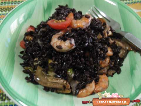 rio nero in insalata verdure grigliate e gamberoni