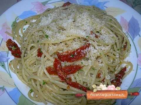 spaghetti pomodori secchi
