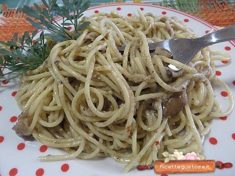 spaghetti freddi ai funghi