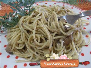 spaghetti freddi ai funghi