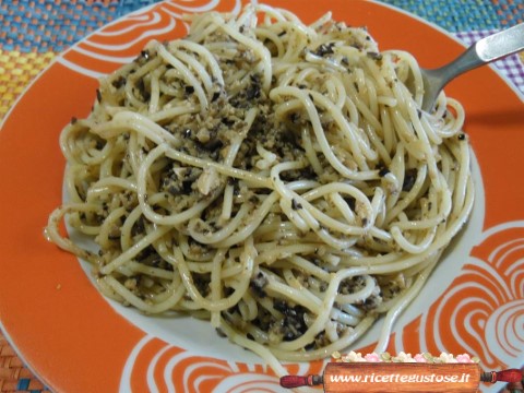 spaghetti freddi funghi olive