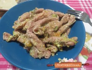 caramelle rape rosse con pollo e zucchine