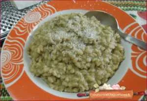 immagine di orzotto fave e pecorino