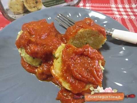 canederli formaggio pomodoro pesto