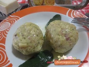 ricetta canederi allo speck burro e salvia