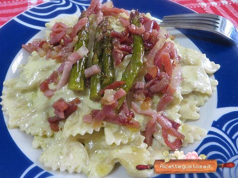 Farfalle asparagi e prosciutto