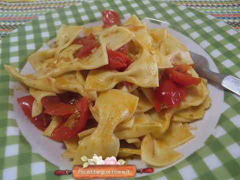 farfalle ciliegino pesto di rucola
