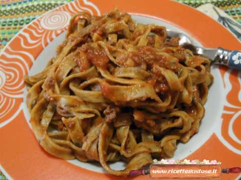 fettuccie porcini ragu ventrigli pollo