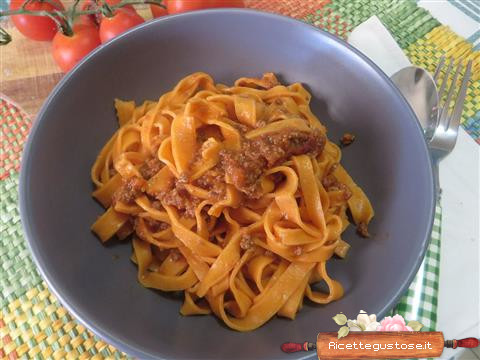 fettuccine rosse ragu di oca