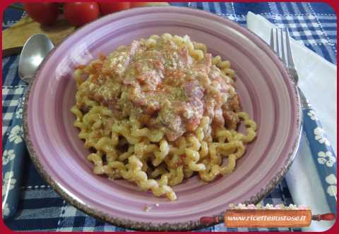 fusilli bucati ricotta crema tartufata