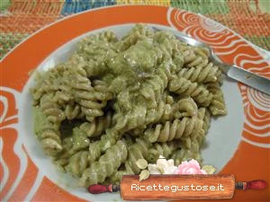 fusilli di farro melanzane e pecorino ricetta