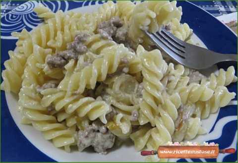 fusilli salsiccia indivia belga