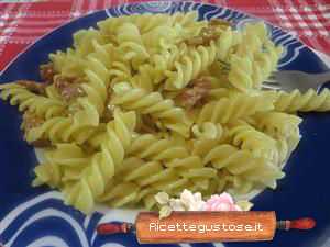 fusilli salsiccia e panna al brandy