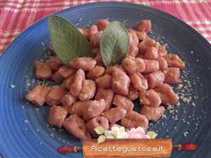Gnocchi alle rape rosse gnocchi e salvia