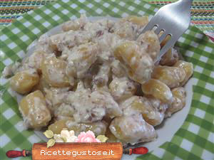 Gnocchi con carote alla crema di noci