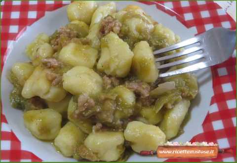 gnocchi patate cartoccio pomodori verdi