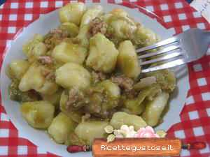 gnocchi di patate al cartoccio con pomodori verdi