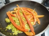 legumotti lenticchie rosse e ceci ai peperoni immagine 3
