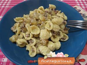 orecchiette patate macinato