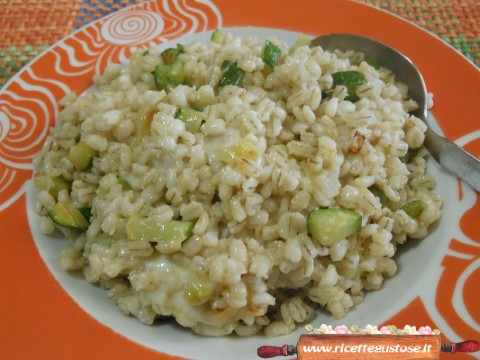 Orzo perlato alle zucchine