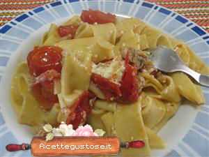 Pappardelle con maiale e pomodorini