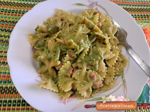 Pasta alla carbonara di aspragi