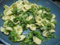 saltare la pasta con i broccoli e pecorino