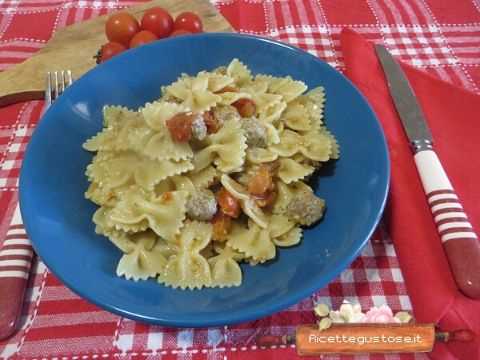 pasta polpettine e pesto