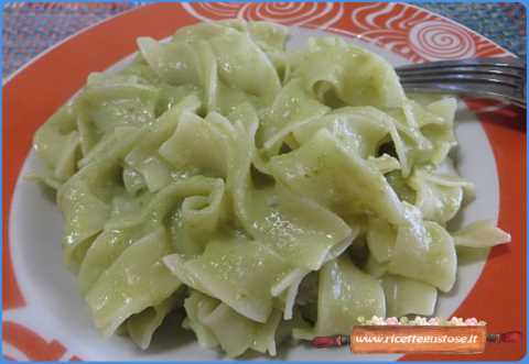 pasta fagiolini al metro gorgonzola