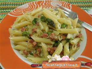 Penne asparagi e salame