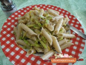 ricetta penne di riso integrali zucchine e tartufo