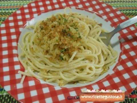 Spaghetti aglione olio e crema di grana