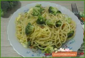 spaghetti broccolo baresano speck di bufalo ricetta
