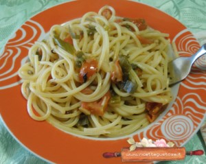 spaghetti cipollotto e pecorino stagionato sotto vinaccia