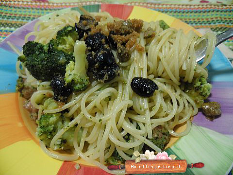 spaghetti briccoli salsiccia