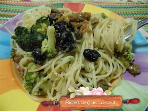 spaghetti broccoli salsiccia