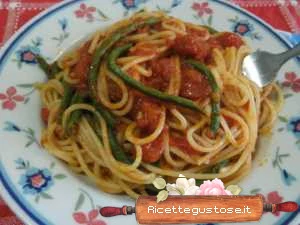 spaghetti con fagiolini al metro ricetta