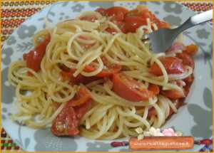 Spaghetti veloci datterini e ricotta