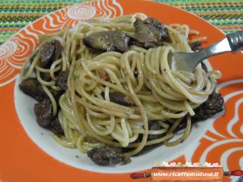 Spaghetti ai fegatini e chianti